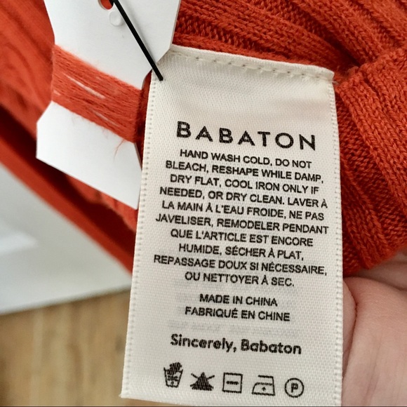 NWT Babaton Crew Neck Lightweight Sweater - Small - Picture 5 of 10